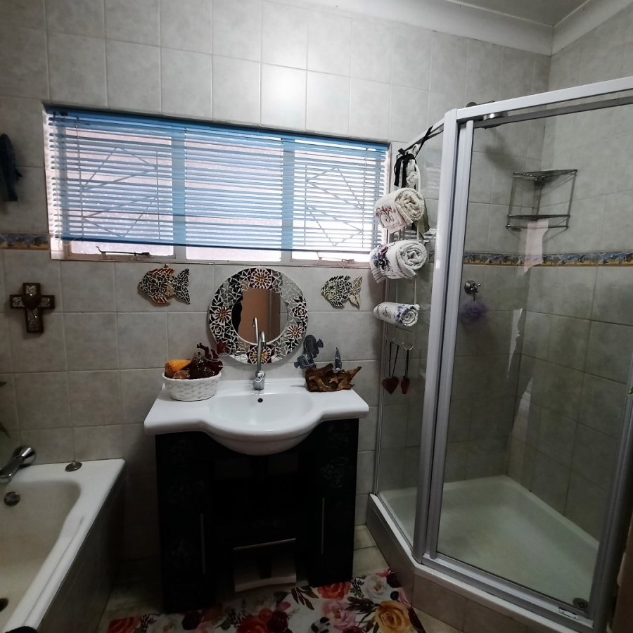 4 Bedroom Property for Sale in Dan Pienaar Free State